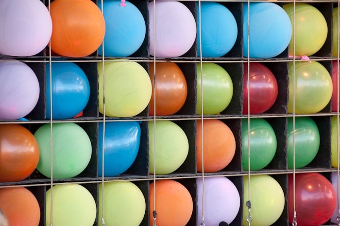 Classical balloon stand