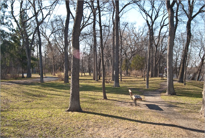 The same bench, without the water