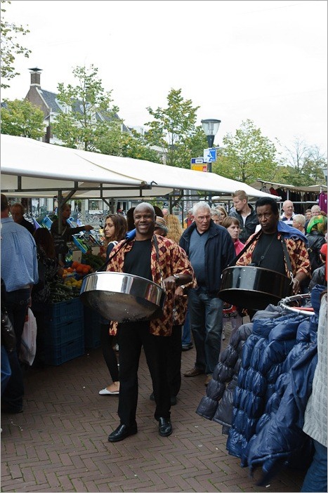 Mobile steel band